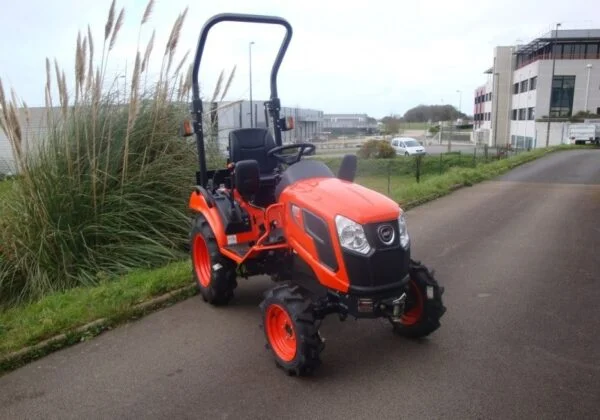 1.webp Microtracteur Kioti CS 2520 – 25 CV diesel 4 roues motrices – Image 1