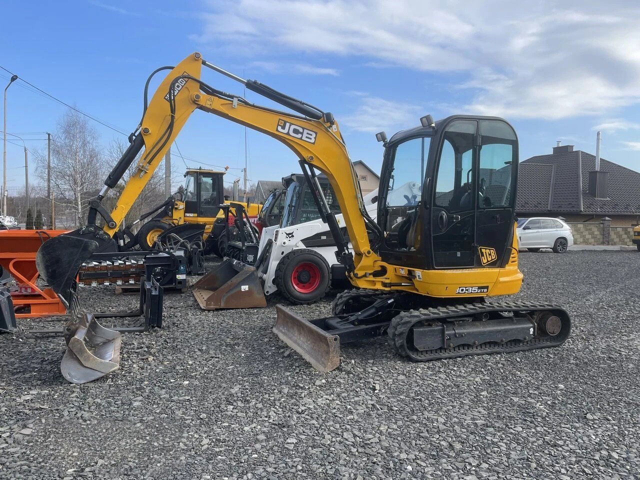 1739024157172.jpg Mini pelle JCB 8035 ZTS disel 3.65T – 3 godets – TP – Image 1