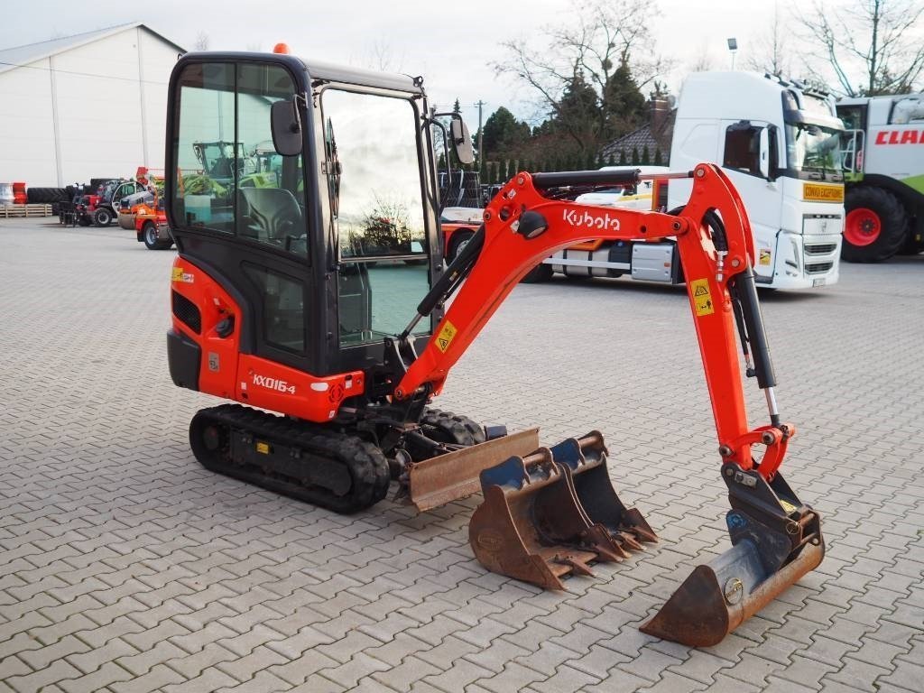 4.jpg Mini pelle Kubota KX 016-4 diesel 1.62T – cabine chauffée – Image 1