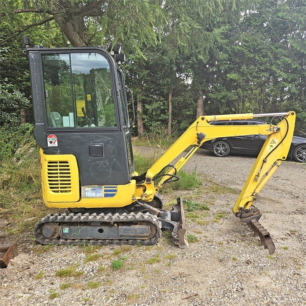 8d077855-88c3-48fb-a019-7b1e213b25f3_largesize.jpg Mini pelle Komatsu PC16 R-3HS diesel 1.77T – Image 1