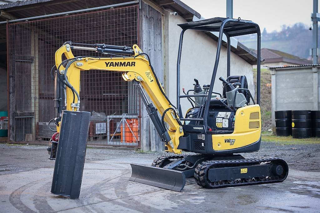 CC1.jpg Mini-pelle Yanmar ViO17 diesel 1,8T – TP – Image 1