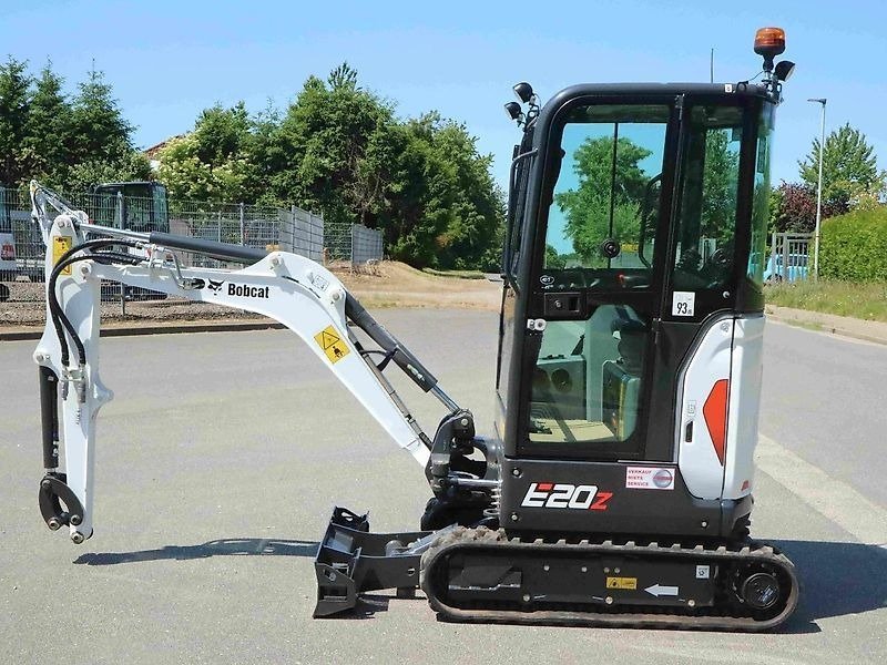 aiease_1758874824064.jpg Mini-pelle Bobcat E20z diesel 1,9 t – Image 1