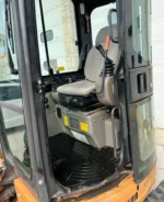 Mini pelle CASE CX30B 2.8T moteur Yanmar – Cabine avec porte coulissante – Image 3