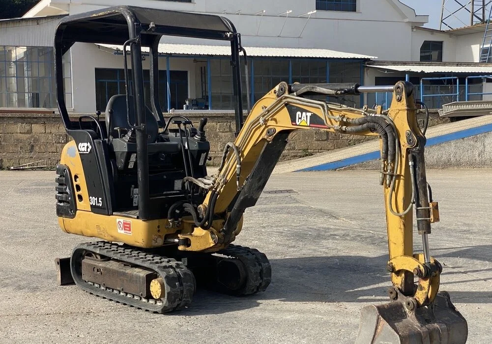 cat2-1.webp Mini pelle Caterpillar 301.5 diesel 1.7T – Image 1