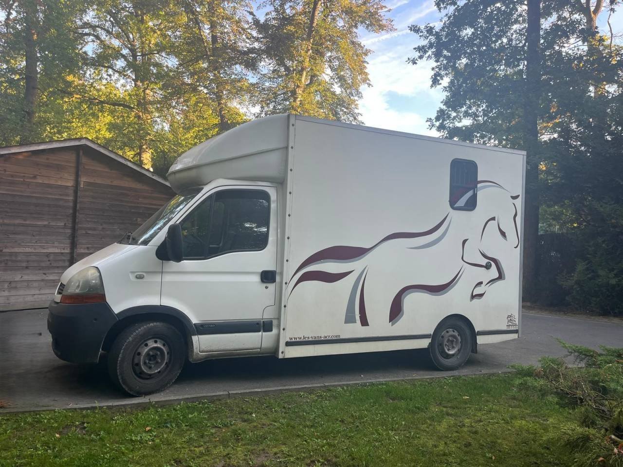 cm1.jpg Transport chevaux Renault Master Diesel – 2 chevaux – Image 1