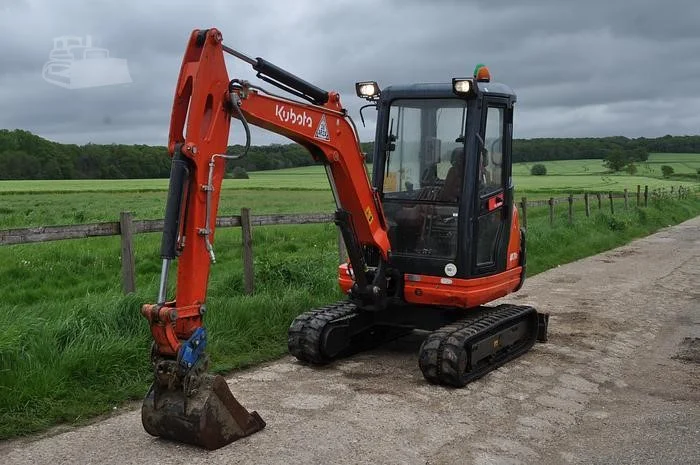 img1-1-1.webp Mini pelle Kubota KX71-3 diesel 2,97T – TP et travaux agricoles – Image 1