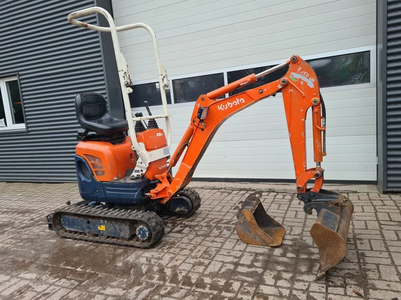 k9-2.webp Mini pelle Kubota U10-3 diesel 1,12T – TP et travaux agricoles – Image 1