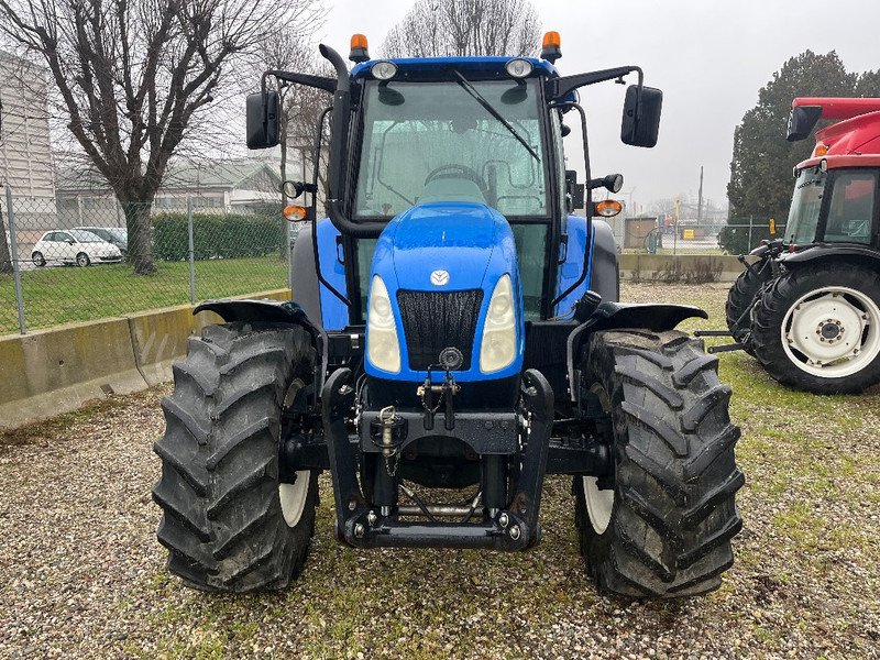 New Holland T 5050 Tracteur NEW HOLLAND T5050 diesel 4x4 – usage agricole – Image 1
