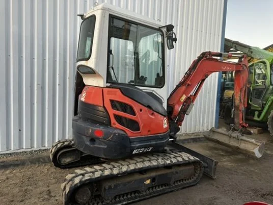 s8-1.webp Mini pelle Kubota U25-3 diesel 2,6T – Alpha Cabine – Image 1