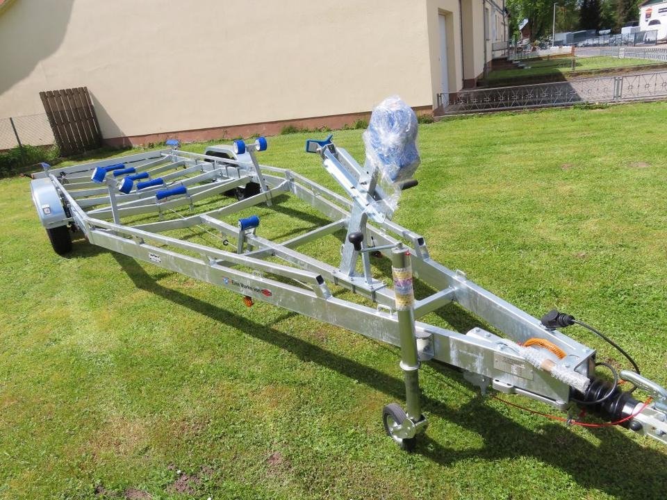 ss16-1.jpg Remorque bateau Böckmann TPV BA 3500 – Charge utile 2 830 kg – Image 1