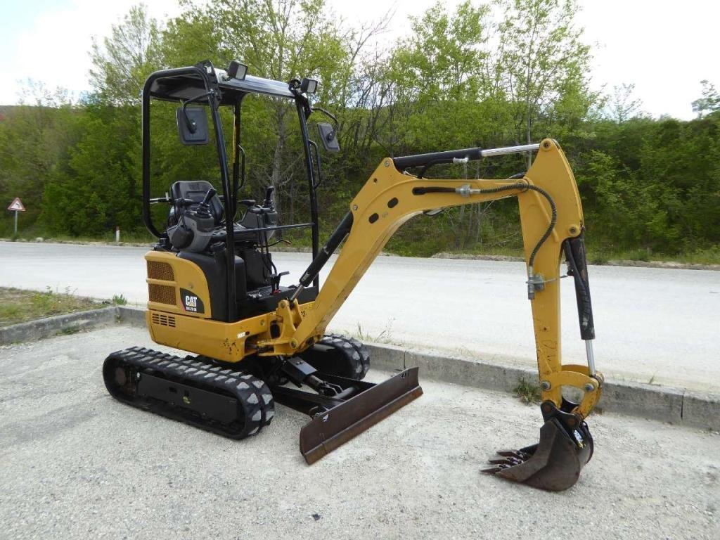 z6.jpg Mini pelle Caterpillar 301.7D CR diesel 1.7T – 3 godets – Image 1